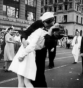 Kiss Art Print - Kissing The War Goodbye